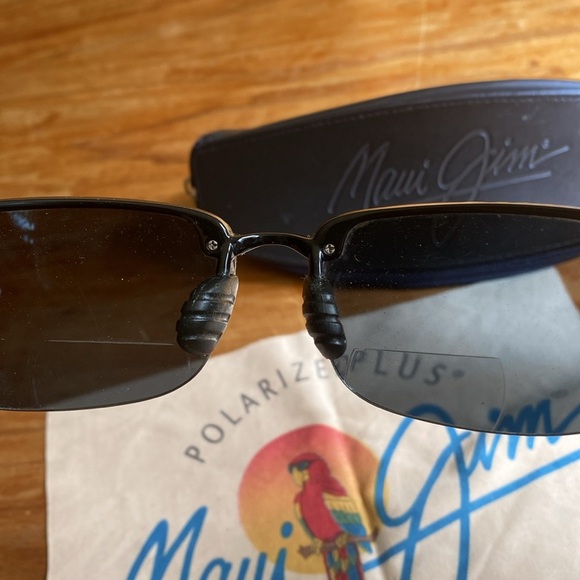 Maui Jim Ho’Okipa “Readers” Polarized Gray Sunglasses - Picture 5 of 11
